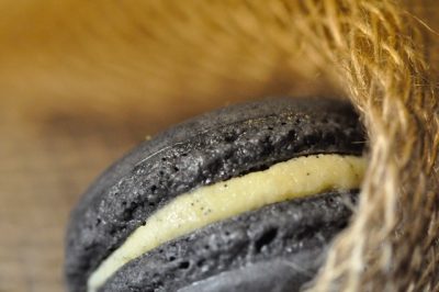 vanille macaron 
Ambachtelijk 
Goût du roi 
Vanille 
koop lokaal 
Bornem
puurs 
Wintam